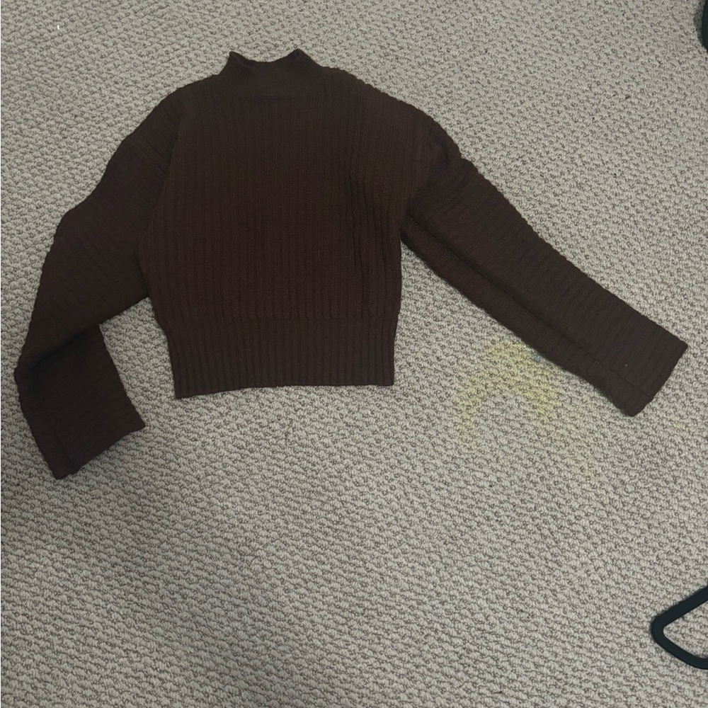 Ribbed long sleeve turtleneck